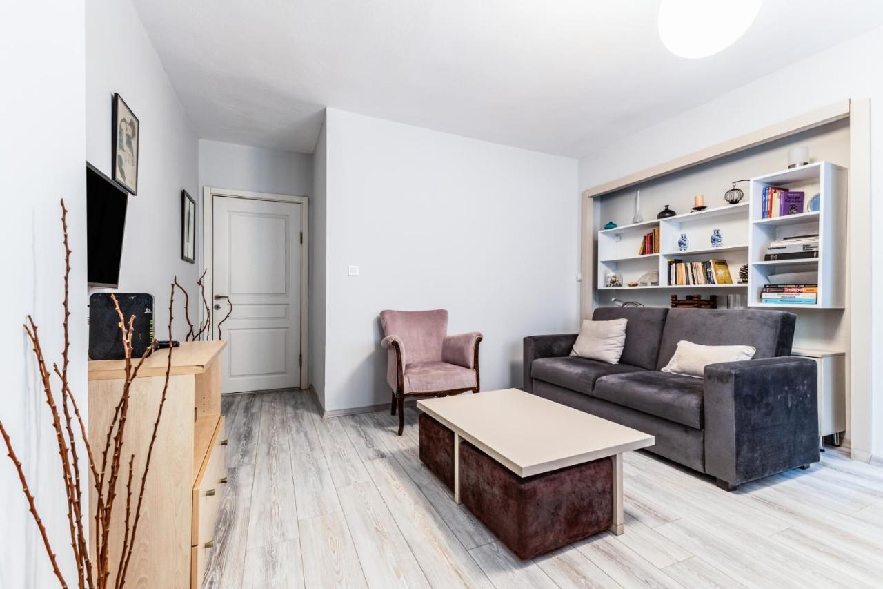 Cozy Flat 3 Min To Cevahir Shopping Mall In Sisli Daire